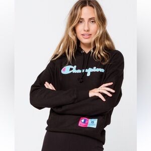 VTG-Champion Reverse Weave- Black/Pink
CHAMPION CHENILLE Raised Logo-Sz M EUC
